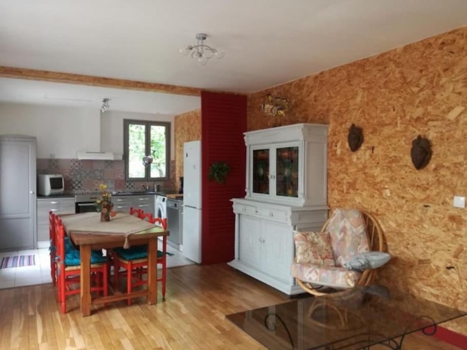 Chemin Des Poetes Apartment Nevers Exterior photo